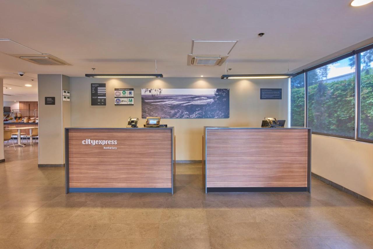 ซิตี้ เอ็กซ์เพรส ซิวดัด ฮัวเรซ Hotel ภายนอก รูปภาพ