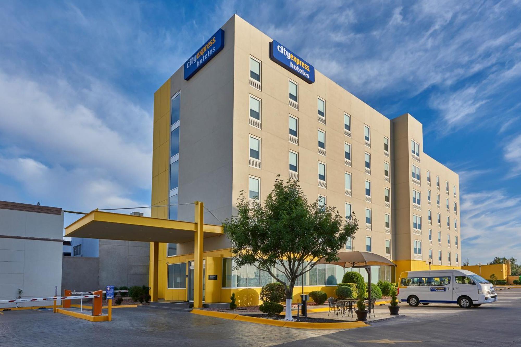 ซิตี้ เอ็กซ์เพรส ซิวดัด ฮัวเรซ Hotel ภายนอก รูปภาพ